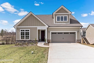 142 Cherry Blossom Ct, Lenoir City, TN 37772