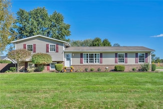13424 Sara Ave NW, Hartville, OH 44632