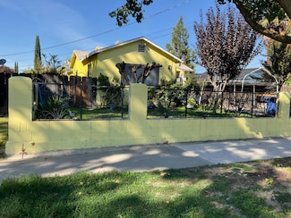 915 R St, Merced, CA 95341