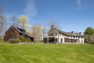 11 Valley Rd, Lakeville, CT 06039