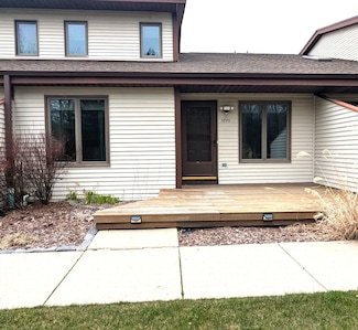 3745 Cheyenne Ct, Racine, WI 53404