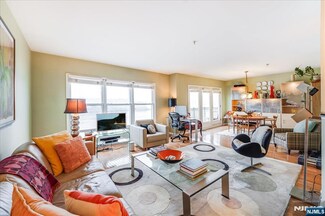 252 The Promenade, Edgewater, NJ 07020