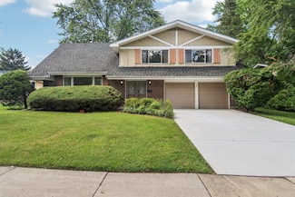 2041 Vermont St, Rolling Meadows, IL 60008