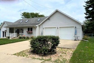 1826 3rd Ave, Sterling, IL 61081