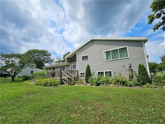 42 Pine Cir, Horseheads, NY 14845