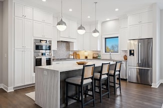 5754 Shady Oak Rd S Unit 1, Minnetonka, MN 55343