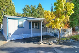 41941 Road 222 Unit 17, Oakhurst, CA 93644