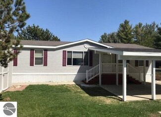 128 Meadow Ln, Ithaca, MI 48847