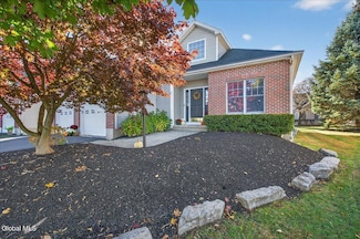 7 Cheshire Way, Albany, NY 12211