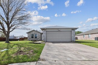 2252 Maple Dr, Little Elm, TX 75068