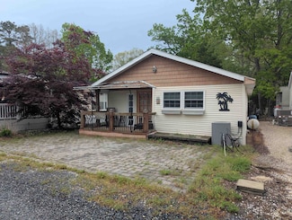 55 Elm St, Woodbine, NJ 08270