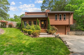 68 Everglade Ave, Warwick, RI 02886