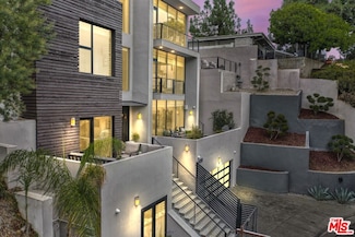 6459 Rodgerton Dr, Los Angeles, CA 90068
