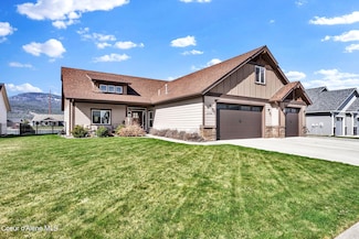 13725 N Treasure Island Ct, Rathdrum, ID 83858