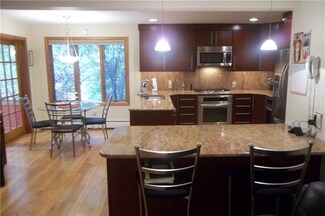60 Huling Ln, East Greenwich, RI 02818