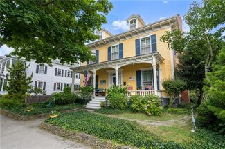 70 High St, Bristol, RI 02809