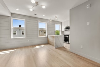88 Maverick St Unit 3, Boston, MA 02128