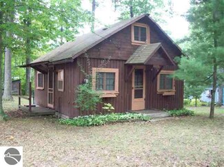2340 Silverwood Rd, Lupton, MI 48635