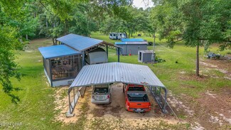 6271 Strickland Rd, Ebro, FL 32437