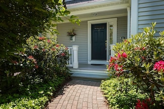 17 Highcroft Way, Hopkinton, MA 01748
