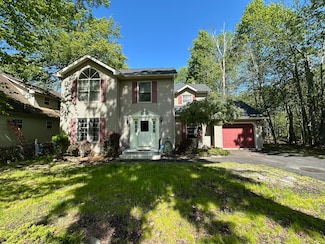 8392 Turtle Ln, Tobyhanna, PA 18466