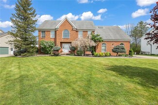 6389 Cloverleaf Cir, East Amherst, NY 14051