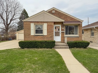181 W Van Norman Ave, Milwaukee, WI 53207