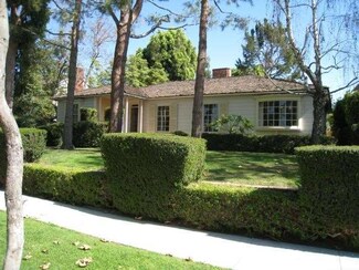 4150 Country Club Dr, Long Beach, CA 90807