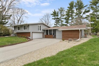914 Lincolnshire Dr, Champaign, IL 61821