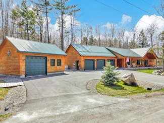 6 Bay View Dr, Belgrade, ME 04917