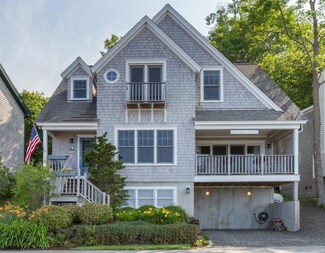 23 Cottage Ave, Owls Head, ME 04854