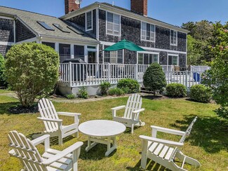 74 Pond Rd, Vineyard Haven, MA 02568