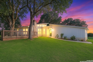 222 Valley Oak Dr, Bandera, TX 78003