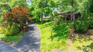 1461 Robinhood Dr, Morganton, NC 28655
