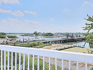 149 Glimmer Glass Cir, Manasquan, NJ 08736