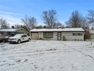 2451 Redgate Ln, Youngstown, OH 44511