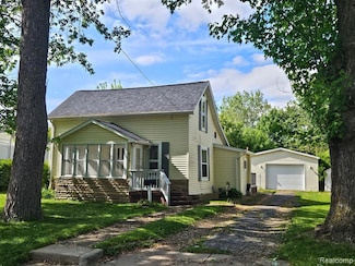 610 W Courtland St, Durand, MI 48429