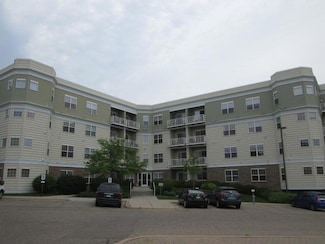 114200 Hundertmark Rd Unit 209, Chaska, MN 55318
