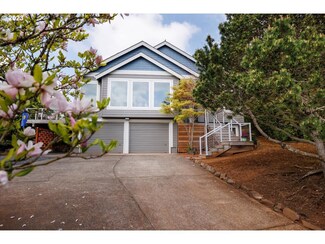 226 SW Walnut Ave, Dundee, OR 97115