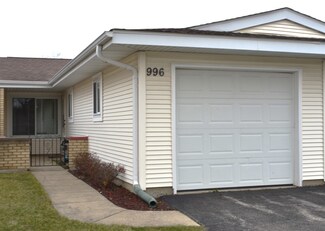 996 Shannock Ln, Schaumburg, IL 60193