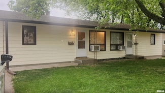 2613 Magnolia Dr Unit 2, Bettendorf, IA 52722