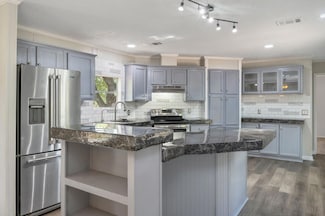 2009 Revere St, Navarre, FL 32566