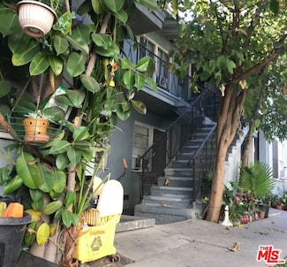 6727 Whitsett Ave Unit 5, Los Angeles, CA 91606