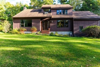 25 Brittany Ln, North Dartmouth, MA 02747