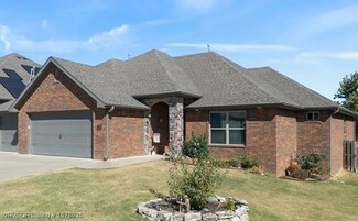 1225 Bradley St, Centerton, AR 72719