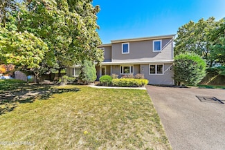 1375 Red Oak Dr, Lakewood, NJ 08701