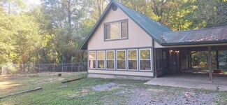 106 Randolph Ln, Oliver Springs, TN 37840