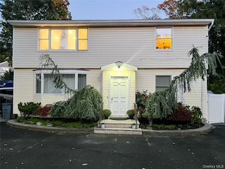 86 Catherine St, East Northport, NY 11731
