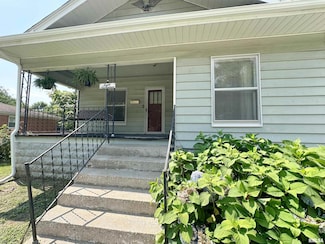 817 W Hendrickson St, Marion, IL 62959