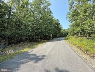 72 Parkside Terrace, Berkeley Springs, WV 25411